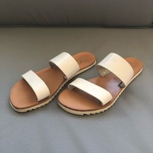 A La Plage Joie White Sandals